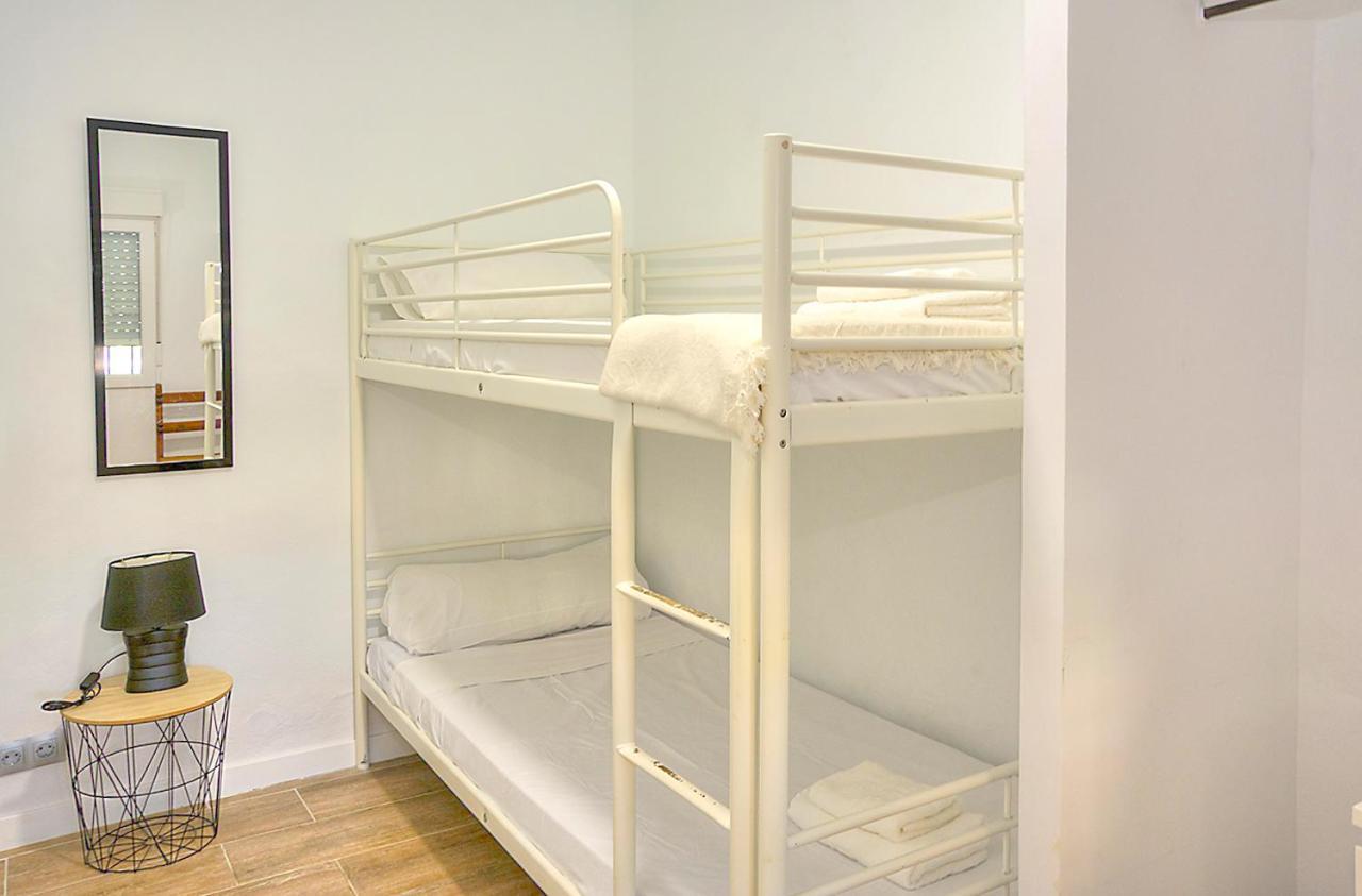 Family Apartment In Triana Sevilla Buitenkant foto