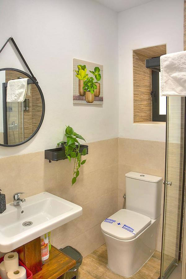 Family Apartment In Triana Sevilla Buitenkant foto