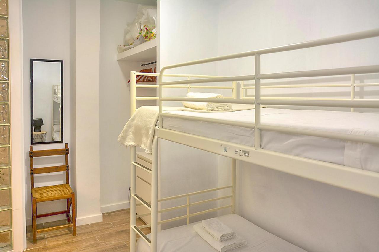 Family Apartment In Triana Sevilla Buitenkant foto