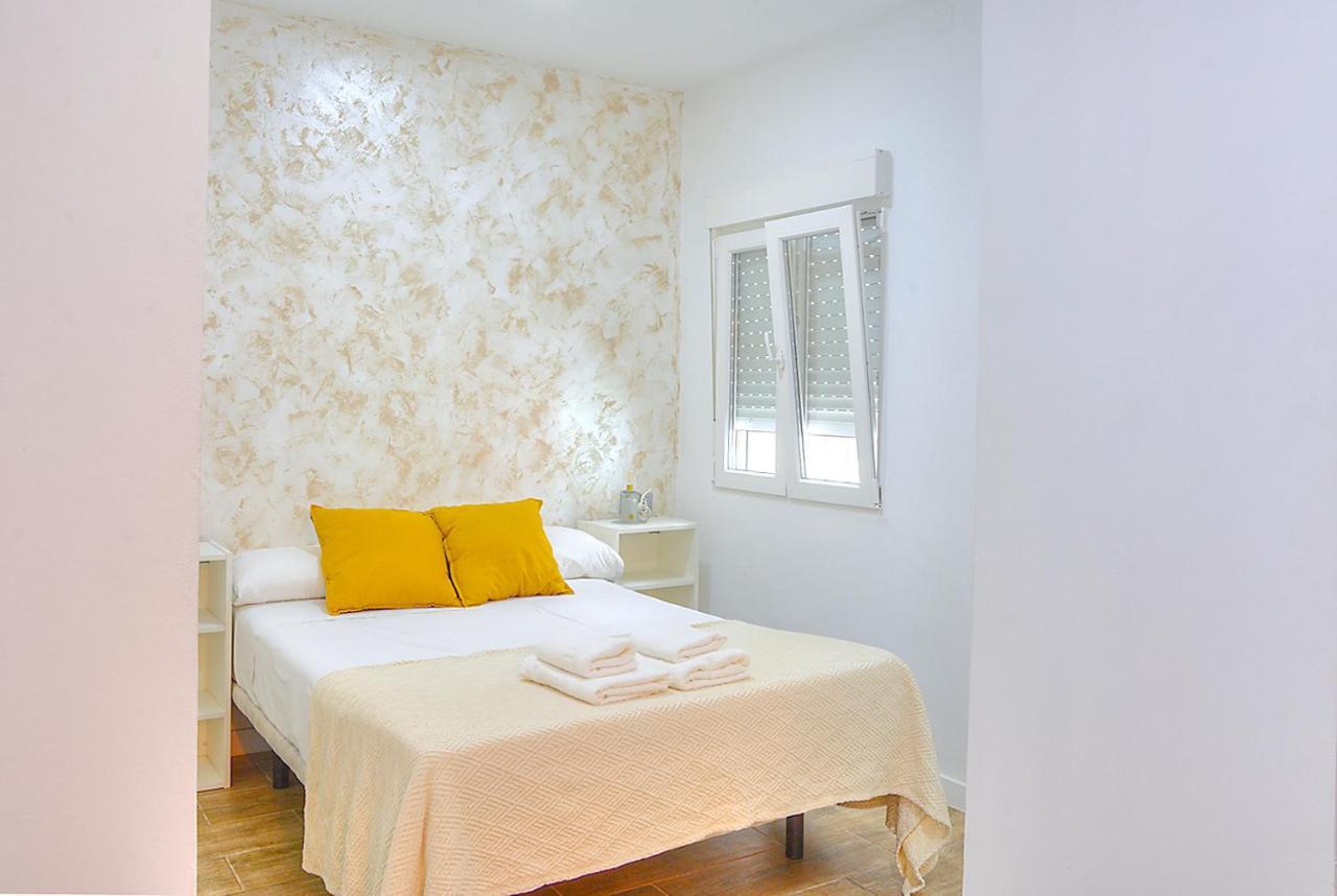 Family Apartment In Triana Sevilla Buitenkant foto