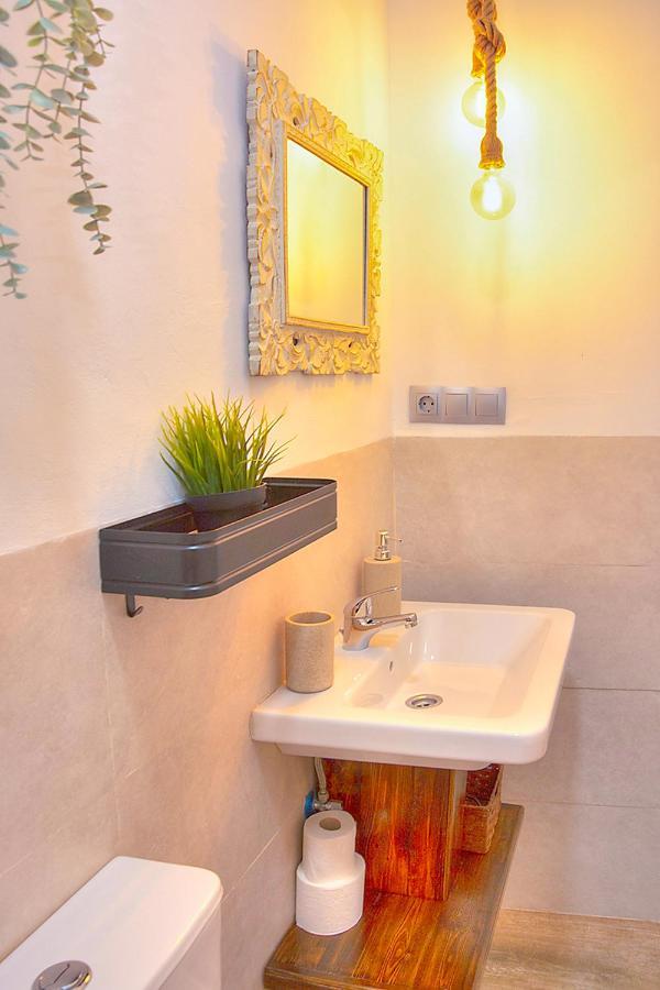Family Apartment In Triana Sevilla Buitenkant foto