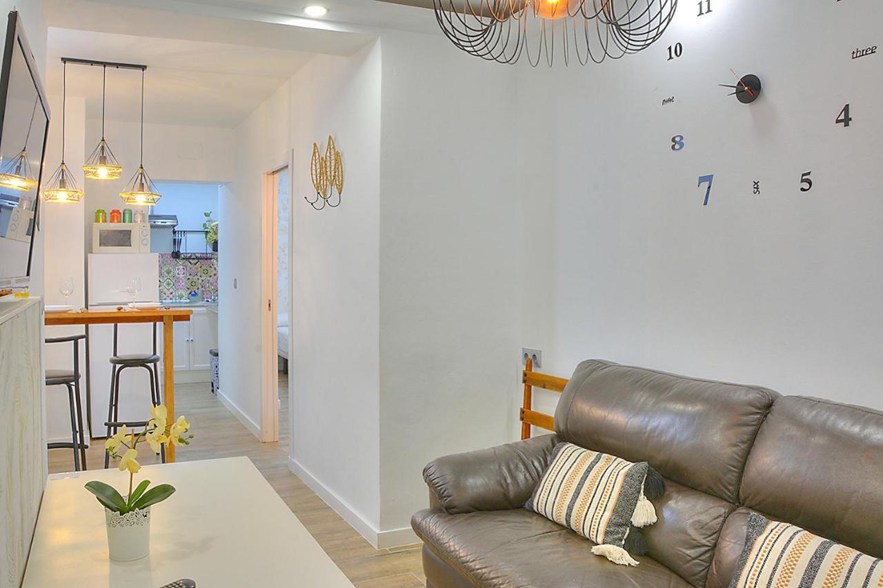 Family Apartment In Triana Sevilla Buitenkant foto